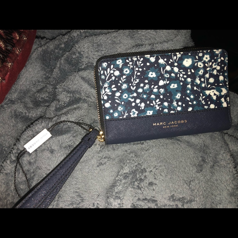 Marc jacobs wallet and phone holder